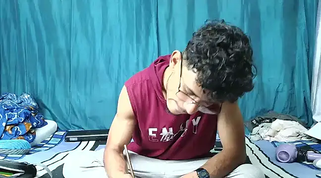 Snapshot of Luckbigcock64 chatting on 18, 2, 2025 Luckbigcock64 online show from 18, 2, 2025