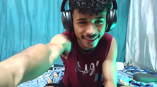 Snapshot of Luckbigcock64 chatting on 24, 2, 2025 Luckbigcock64 online show from 24, 2, 2025