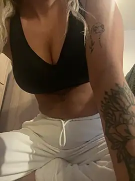 Busty-Bambi online show from 5, 3, 2025
