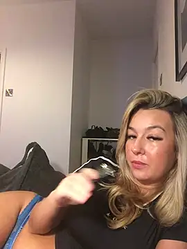 Busty-Bambi online show from 19, 3, 2025