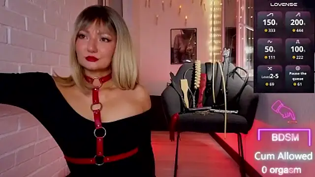 Snapshot of Sandralawrence chatting on 28, 10, 2025 Sandralawrence online show from 28, 10, 2025