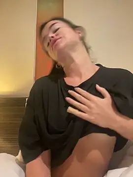 English-Chloe96 online show from 3, 11, 2025