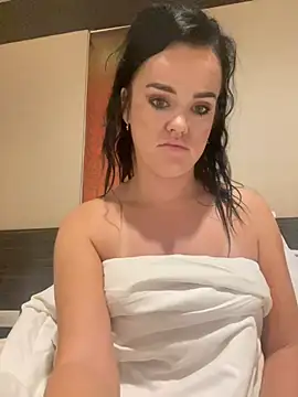 English-Chloe96 online show from 2, 2, 2026