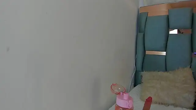 honeyy mia online show from 11, 2, 2026