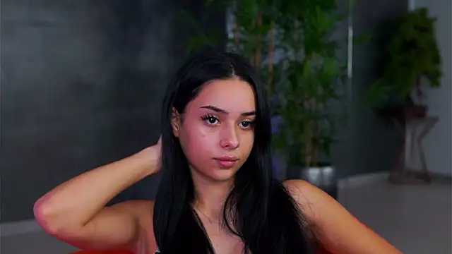 Snapshot of CherrySelena chatting on 23, 10, 2025 CherrySelena online show from 23, 10, 2025