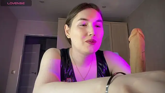 Maria Bowie online show from 25, 5, 2026