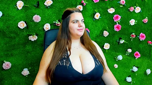 Huge Titties  online show from 12, 1, 2025