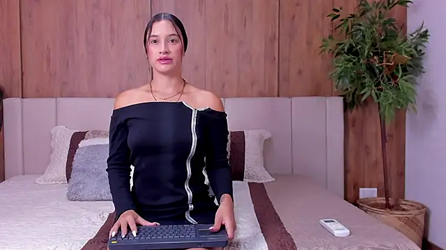 Snapshot of LaurenJhonsonn chatting on 27, 2, 2025 LaurenJhonsonn online show from 27, 2, 2025