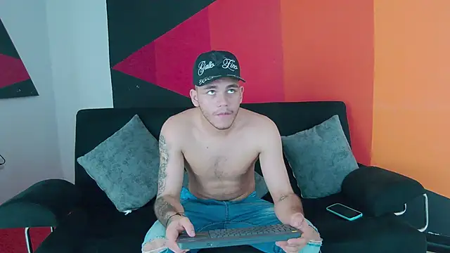 Snapshot of Tiger_Savage chatting on 21, 1, 2025 Tiger Savage online show from 21, 1, 2025