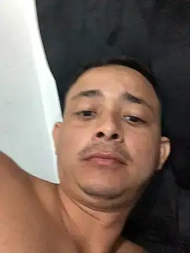 Snapshot of isacalejandroo chatting on 17, 12, 2024 isacalejandroo online show from 17, 12, 2024