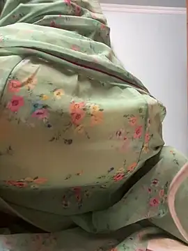 Snapshot of HotRiyacpl chatting on 23, 12, 2025 HotRiyacpl online show from 23, 12, 2025