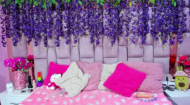 nathalia pink online show from 4, 12, 2024