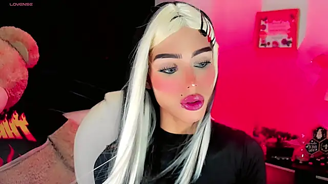 dollswit01 online show from 22, 1, 2025