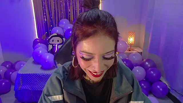 Snapshot of Scarllett_BDSM chatting on 5, 11, 2025 Scarllett BDSM online show from 5, 11, 2025