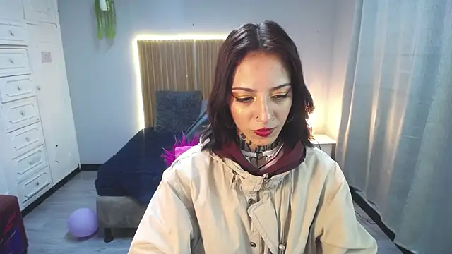 Snapshot of Scarllett_BDSM chatting on 4, 12, 2025 Scarllett BDSM online show from 4, 12, 2025