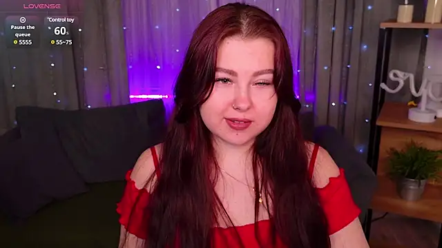 Snapshot of EffyEvansy chatting on 8, 3, 2025 EffyEvansy online show from 8, 3, 2025