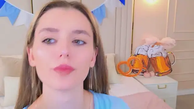 Snapshot of MarybethSnow chatting on 4, 10, 2025 MarybethSnow online show from 4, 10, 2025