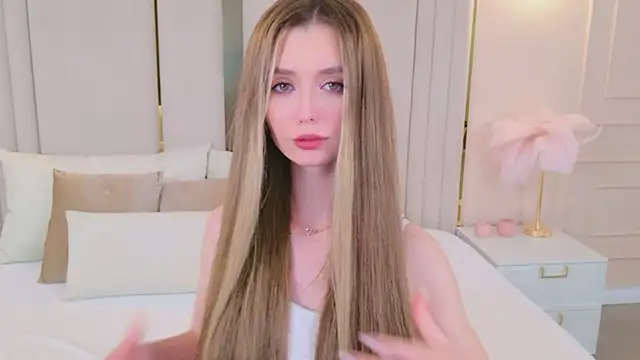 Snapshot of MarybethSnow chatting on 11, 10, 2025 MarybethSnow online show from 11, 10, 2025