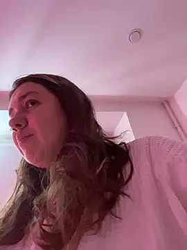 Snapshot of SuzieMurray chatting on 26, 2, 2026 SuzieMurray online show from 26, 2, 2026