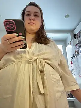 Snapshot of SuzieMurray chatting on 1, 3, 2026 SuzieMurray online show from 1, 3, 2026