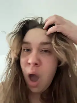 Snapshot of SuzieMurray chatting on 21, 3, 2026 SuzieMurray online show from 21, 3, 2026