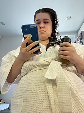 Snapshot of SuzieMurray chatting on 28, 3, 2026 SuzieMurray online show from 28, 3, 2026