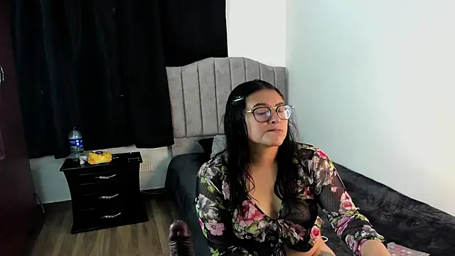 Snapshot of lorymoon chatting on 11, 1, 2025 lorymoon online show from 11, 1, 2025