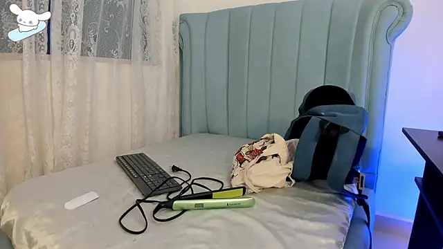 AlexaFoxy18 online show from 6, 11, 2025