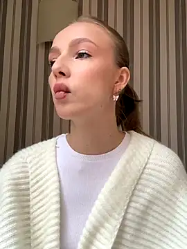 Snapshot of CaseyStar chatting on 5, 12, 2024 CaseyStar online show from 5, 12, 2024