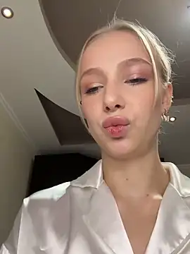 Snapshot of CaseyStar chatting on 7, 12, 2024 CaseyStar online show from 7, 12, 2024