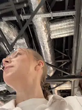 Snapshot of CaseyStar chatting on 31, 1, 2025 CaseyStar online show from 31, 1, 2025