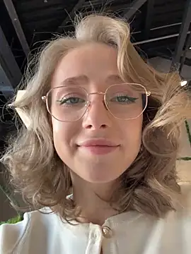 Snapshot of CaseyStar chatting on 22, 2, 2025 CaseyStar online show from 22, 2, 2025