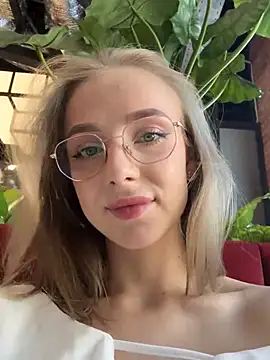 Snapshot of CaseyStar chatting on 27, 2, 2025 CaseyStar online show from 27, 2, 2025