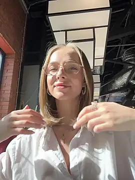 Snapshot of CaseyStar chatting on 2, 3, 2025 CaseyStar online show from 2, 3, 2025