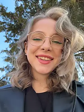 Snapshot of CaseyStar chatting on 8, 3, 2025 CaseyStar online show from 8, 3, 2025