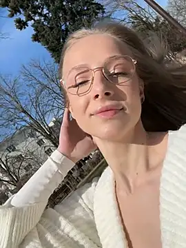 Snapshot of CaseyStar chatting on 9, 3, 2025 CaseyStar online show from 9, 3, 2025