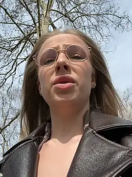 Snapshot of CaseyStar chatting on 15, 3, 2025 CaseyStar online show from 15, 3, 2025