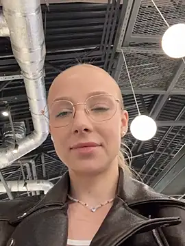 Snapshot of CaseyStar chatting on 17, 3, 2025 CaseyStar online show from 17, 3, 2025