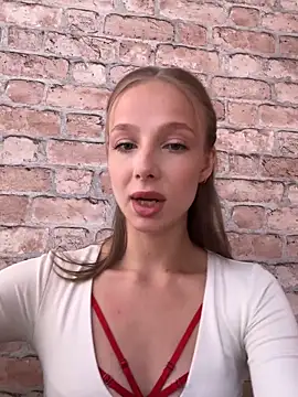 Snapshot of CaseyStar chatting on 24, 9, 2025 CaseyStar online show from 24, 9, 2025