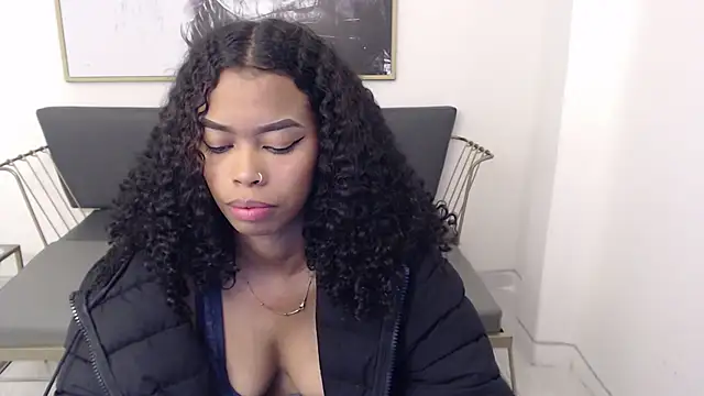 Shenna brunette  online show from 15, 12, 2024