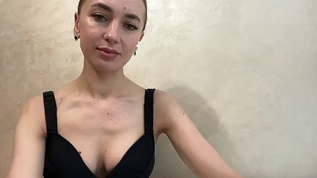 CaitlinaJayne23 online show from 14, 5, 2026