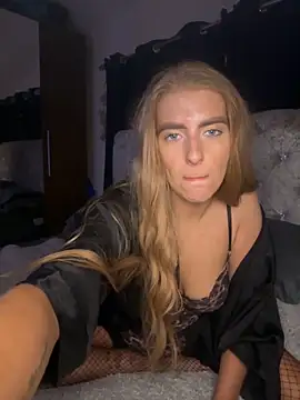 Snapshot of Summer_Paige chatting on 1, 2, 2025 Summer Paige online show from 1, 2, 2025