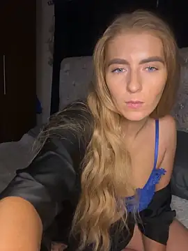 Snapshot of Summer_Paige chatting on 2, 2, 2025 Summer Paige online show from 2, 2, 2025