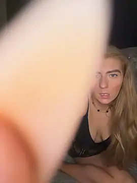 Snapshot of Summer_Paige chatting on 12, 10, 2025 Summer Paige online show from 12, 10, 2025