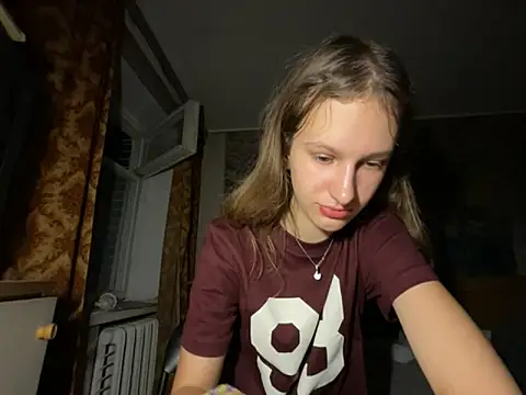 Snapshot of Eva_Angel3 chatting on 22, 9, 2025 Eva Angel3 online show from 22, 9, 2025