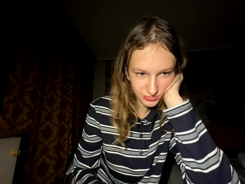 Snapshot of Eva_Angel3 chatting on 12, 10, 2025 Eva Angel3 online show from 12, 10, 2025