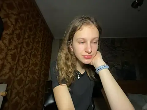 Snapshot of Eva_Angel3 chatting on 4, 12, 2025 Eva Angel3 online show from 4, 12, 2025