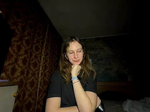 Snapshot of Eva_Angel3 chatting on 13, 12, 2025 Eva Angel3 online show from 13, 12, 2025