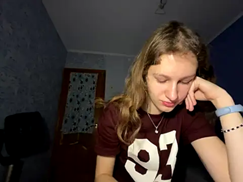 Snapshot of Eva_Angel3 chatting on 20, 12, 2025 Eva Angel3 online show from 20, 12, 2025