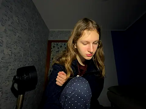 Snapshot of Eva_Angel3 chatting on 21, 12, 2025 Eva Angel3 online show from 21, 12, 2025